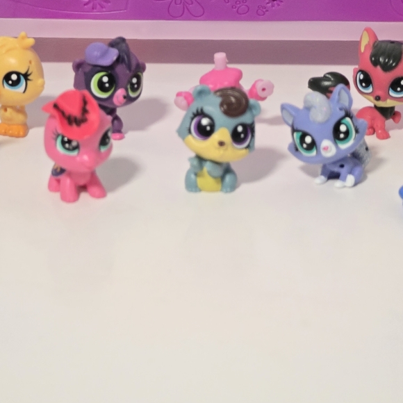 Rare Find!! Littlest Pet Shop Limo & Bath For Pets - 15 Items - Picture 3 of 16